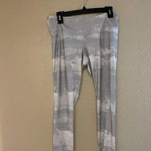 Old Navy Active Leggings, Size L, Gray & White